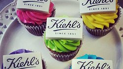 Капкейки с лого для Kiehl's