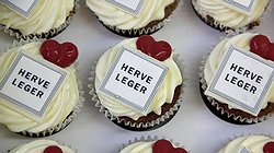 Капкейки с логотипом для Herve Leger