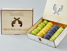 Подарочный набор макарунс "Only for Real Man" 24шт. - "Wood Box"