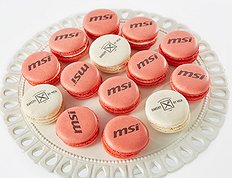Макаронс с логотипом компании