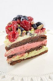 Фисташково-малиновый торт